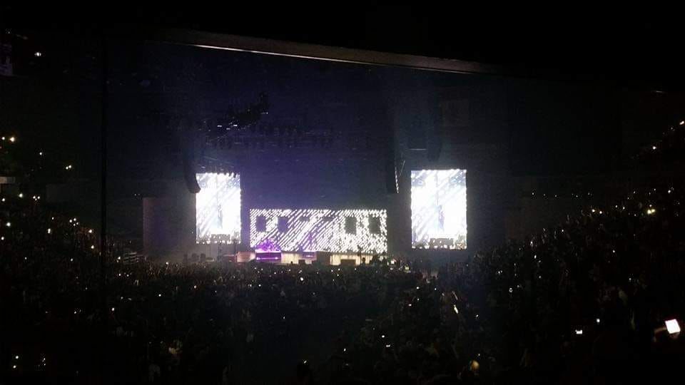 Cell phone lights at Twenty One Pilots